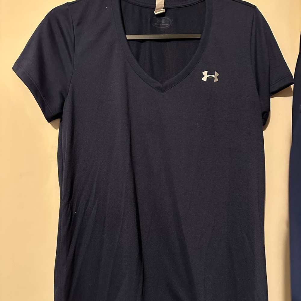 Under Armour (heat gear) Women's Dark Blue V-Neck shirt - worn a couple of times